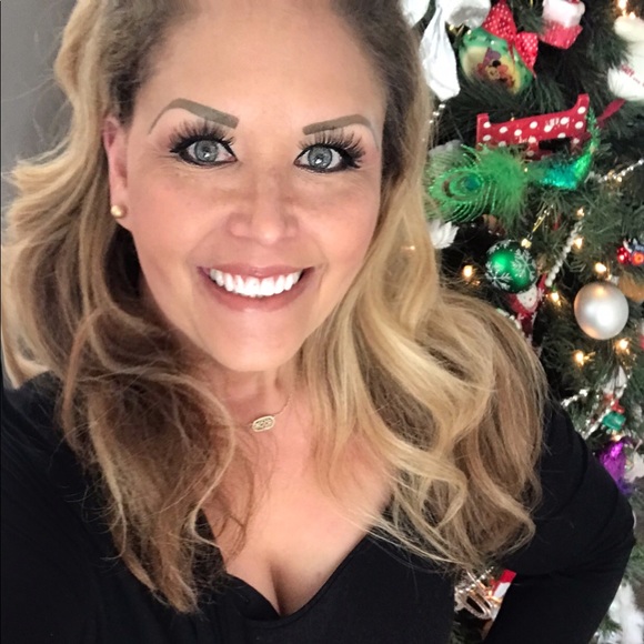 Meet your Posher, Andrea - Picture 4 of 6